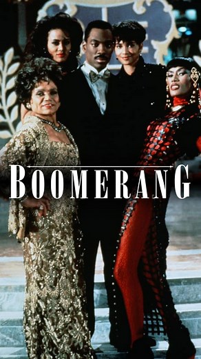 💼 SUITS. STYLE. SAVAGE ONE-LINERS. Boomerang isn’t just a movie—it’s a whole era. 🎬 Eddie Murphy. Robin Givens. Halle Berry. Eartha Kitt. Grace Jones. The cast? ICONIC. The energy? UNMATCHED. 🔥 From the boardroom to the bedroom, Boomerang redefined Black excellence, Black romance, and Black comedy for a generation. 📺 Now streaming on The Brick TV—where culture classics live forever. 💬 What’s your favorite line from Boomerang? Drop it below 👇🏾 #TheBrickTV #BrickItNKickIt #Boomerang #BlackC