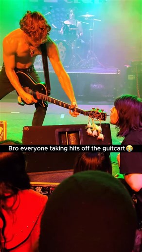 🍄➵𝔗𝔥𝔢𝔰𝔥𝔯𝔬𝔬𝔫𝔰➵🍄 on Instagram: "They call me Jimi Pendrix FOLLOW @theshroonsband #rockband #vintageguitar #deadrock #livemusic #performance"