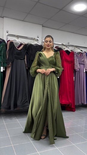 Вечерние платья | Vecherniy ko'ylaklar on Instagram: "Trend ranglar 2024 #vecherniy #vecherniyplatya #koynek #koynekler #koylak #toylarimiz #milliyliboslar #milliykiyim #fashion #kelinchak #kelinstyle #dress #platy #platya #moda #moda2024 #kiyimlar #lady #dizayn #fasonlar #liboslar #style #uzb #kelinsalom #kelin_look #kelin #kiyim #prokat #prokatplatyev #modafashion"