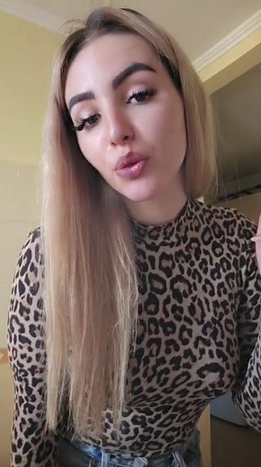 ASMR Smoking girl in jeans