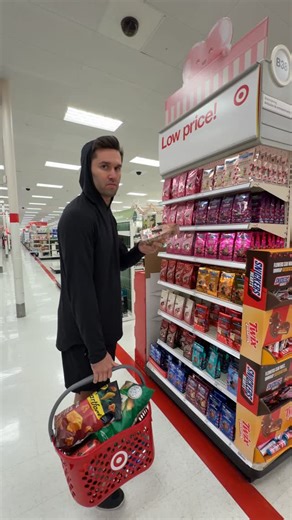 Lauren Riihimaki | HE SMOOTH WITH IT | Instagram