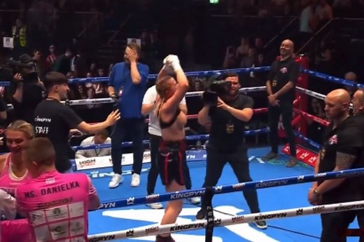 Daniella Hemsley flashes crowd after Kingpyn Boxing victory to 'express' herself