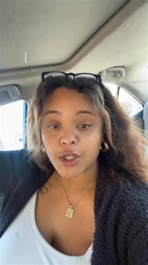 Des on Instagram: "Guess what I’m eating for breakfast? 😂 #buslife"