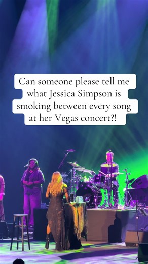 Jessica Simpson's Mysterious Vape at Vegas Concert