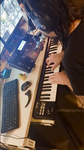 Doing the Imogen Heap thing and creating some 1-take vocal layers with the VoiceLive for a new track