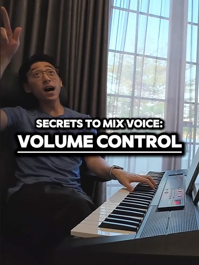 In today’s lesson, we’re talking about building your mix voice! Mixing is all about having fine control over different aspects of your voice. Here’s what you need: A strong foundation in both chest (M1) and head (M2) registers. Mastering the balance between the TA and CT muscles to blend chest and head voice. Control over your larynx as you move through your range. The ability to adjust vocal fold compression. Resonance control to ensure ease of production. In this video, I explored with my stud
