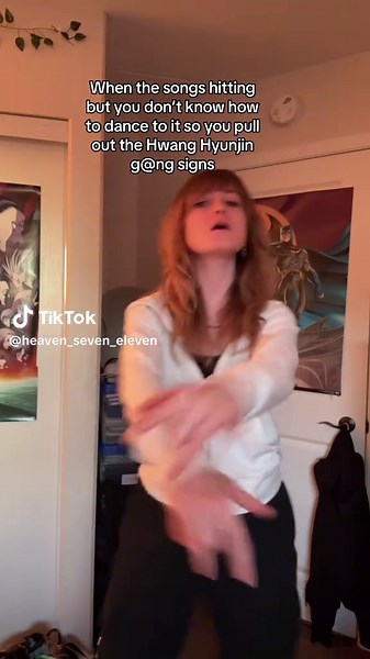 Hyunjin Gangster Hand Sign: Learn How to Dance like a Pro!