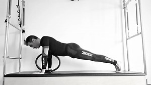 Push Ups with the Magic Circle to make them easier 💪🏻💪🏻💪🏻 | ATELIER PILATES