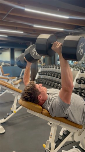 HEAVY Bench Press!!! 🤯 #weightlifting