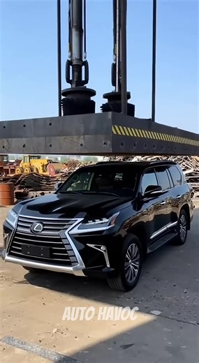 Lexus Destroyed Under Extreme Hydraulic Force #LuxuryCrushed #MachineVsCar #ScrapYardLife #HydraulicForce #SatisfyingCrush | Auto Havoc