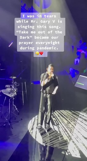 Gary V Live at the Music Museum | Emotional Performance