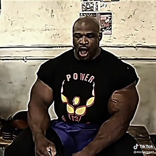Ronnie Coleman's Incredible 800lbs Squat