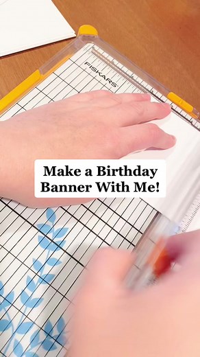 ✨ How to Letter a Birthday Banner✨ First, cut down your card stock into small rectangles. Next write one letter on each card. Lastly tape each letter to some twine and hang it up!! #letteringvideo #bgoodslettering #modernscript #letterlover #letteringdaily #utahlettering #moderncalligraphy #letteringtips #birthdaybanner #howto #howtoletter #letteringtutorial #diybirthdaybanner