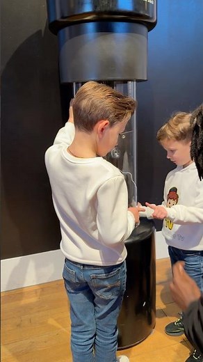 Electricity Experiment! The Boys Discover Lightning at the Science Museum ⚡🔍