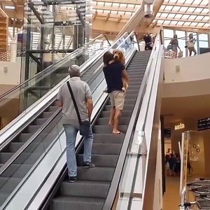 에스컬레이터 무쪄웡 ㅠㅠ.mp4 >> http://mr-s.co.kr/ 남자쇼핑몰 대한민국 1위 미스터스트릿 | 미스터스트릿