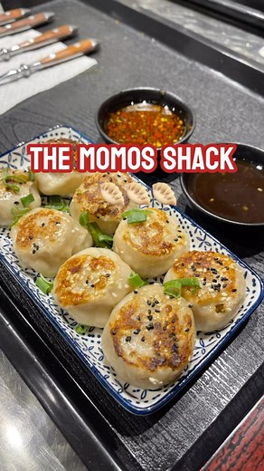 Glad to say that we had delicious Momos at the @themomos_shack located in Gulberg Galleria, on Main Boulevard @gulberggalleria_ Here’s what we had 1) pan seared chicken momos: 8.5/10 2) steamed chicken momos: 8.5/10 3) cheese momos: 9/10 4) loaded fries: 7/10 (they were airfried so dont expect them to be very crispy, also ask them to make them less spicy) 5) fiery noodles: 7/10 (taste was good but ask them to reduce the spice level) 6) pancakes with chocolate sauce: 8/10 Have you tried this plac