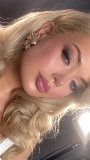 Blonde Beauty Models in Stunning Photoshoot