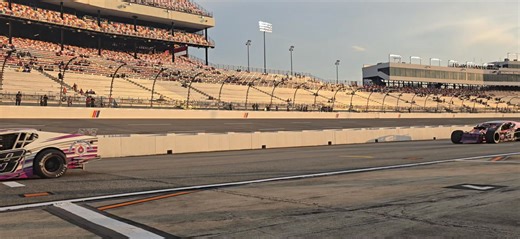 By the Grace of God and 600 Horsepower The Whelen Modified Tour is live at Richmond | Short Track SCENE