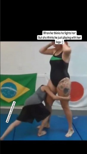 Tall Vanessa Rain wrestling Tiny man