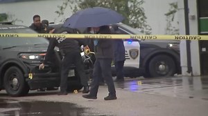 Robbery suspect used employee as shield before getting shot, HPD says