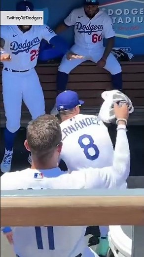 Kiké Hernández is feeling himself now that he's back on the Dodgers 🕺😂 #shorts