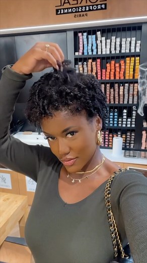 4.9K views · 21 reactions | @alexisrosso teaching us about different hair textures & what products work best to perfect your natural hair style using Mizani’s Moisture Fusion, True Textures, and 25 Miracle lines 朗 ⁠ ⁠ The result...absolute perfection!  #MIZANI #MIZANIFrance #haircare #professionalhaircare #stylists | Mizani | Facebook