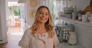 Margot Robbie gives a tour of her California beach house