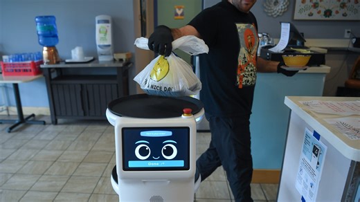 Rosie the robot is one of Knoxville's newest servers. Is Fai Thai's experiment the future?