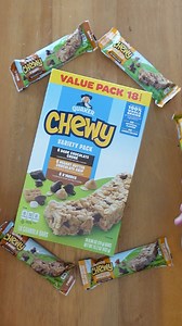 #ad How to make an easy Quaker Chewy holiday treat during this busy winter season! As a parent, I love that Quaker Chewy bars are made with 100% whole grains and other delicious ingredients, and they work so well for this fun snack idea. You can even make them ahead of time and store them in the refrigerator for later. Happy Holidays everyone! Ingredients: Santa Hats: Quaker Chewy Granola Bars, strawberries, white frosting. Snowman: Quaker Chewy Granola Bars, white frosting, mini chocolate chips