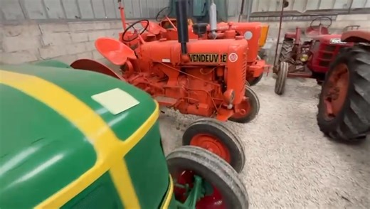 Un petit tour en avant-première de la vente aux enchères qui se tiendra lundi 6 octobre dans l’Aisne, ça vous dit ? 📽️RdB https://www.interencheres.com/vehicules/bel-ensemble-de-tracteurs-agricoles-de-collection-662502 | Jean Pierre Noret- Passion et Collection