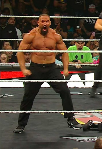 oh… my… god… 😨 #WWE #BronBreakker #JeVonEvans #AustinTheory | je'von evans wwe