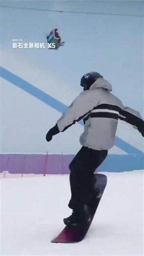 Unleash Your Inner Ski Pro: Kehua & Keping's Winter Sports Masterclass