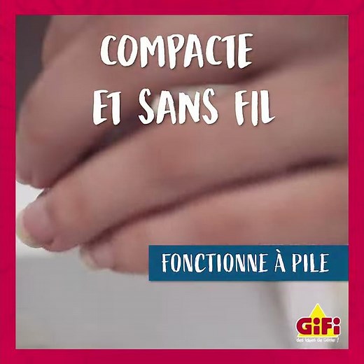 La mini machine a coudre et le ciseau électrique