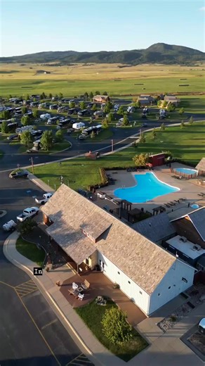 If you're visiting the Black Hills of South Dakota, we can't recommend Elkhorn Ridge RV resort enough. They hosted us for a week, and we ended up staying for 2 weeks because there was just SO much to do. On Elkhorn Ridge RV Resort property ⬇️ 🌲 swimming pool & hot tubs 🌲 pool bar in summer 🌲 coffee shop in summer 🌲 gift shop 🌲 playground 🌲 dog parks 🌲 walking/running trails 🌲 cabin rental 🌲 huge pull thru FHU RV sites 🌲 18-hole championship golf course 🌲 on-site dining with beer on ta