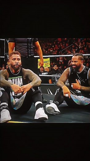 The Usos vs The New Day | WWE RAW Highlights edits #wwewrestler #wrestlingshow #sportsentertainment
