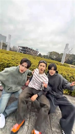 Who wants to do this? 🦵🏻💥 #Let'sDanceWithTheBoss #BUS_Boss #BUSbecauseofyouishine