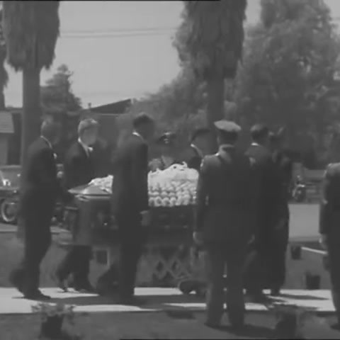 Footage of Marilyn Monroe’s funeral on August 8, 1962. #monroess_ #marilynmonroe #classichollywood #1940s #1950s #1960s #oldhollywood #cinema #film #aesthetic #Edit #fypシ #foryoupage #fypage #fy #foryou #fypp #Fyp #viral #blowthisup #restinpeace #death