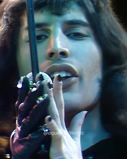 She keeps her Moët et Chandon in her pretty cabinet "Let them eat cake, " she says just like Marie Antoinette #KillerQueen #SheerHeartAttack | A Queen Of Magic