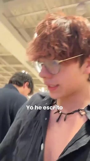 Lo amoooo!!!🥺🤍🫶🏻 Gente no les subido caps porque mi cel no carga creo que se dañó el cargador o es el enchufe lo estaré probando con el enchufe de la sala espero que cargue para mañana YA QUIERO QUE VEAN LOS ÚLTIMOS CAPS ESTAN RE BUENOS#lukasurkijo #lavecibanda #ponmeenparati #fede #fedevigevani🛐💐✨️ #historiasdetnylukasurkijo #federol😻 #TikTokHolidays