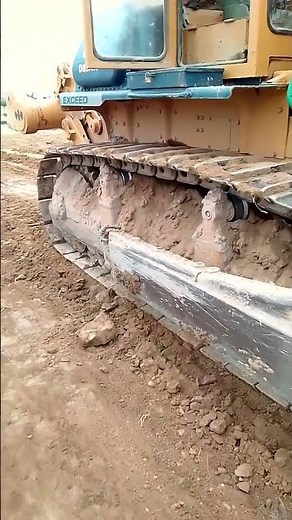 How Do Bulldozers Move? Bulldozer Operation Explained | Heavy Equipment Basics