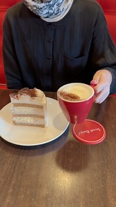 Min dengar sekarang Tiramisu tengah trend. SR ada kek Tiramisu 🍰 Enjoy kek tiramisu SR cara klasik! Cepat grab sebelum habis 🙊 #SecretRecipeMY | Secret Recipe Malaysia