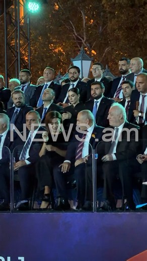 Աննա Հակոբյանն ու Նիկոլ Փաշինյանը «մի կերպ» տեղավորվեցին իրար կողք