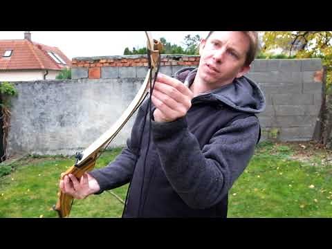 Bowstring vs. leg stringing - Getting the string securely onto the bow.