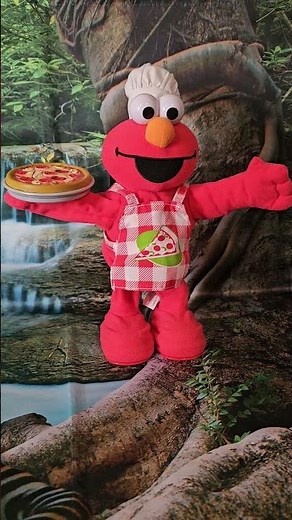Adorable Elmo singing Pizza song 🎵 #sesamestreet #cute #musical #youtubeshorts