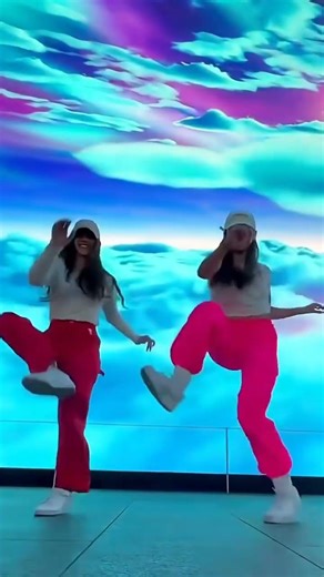 Hard Techno Drop Rave DANCE Sara Landry #shorts #techno #dance #rave #underground USA #dancer