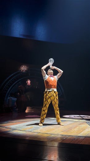 74K views · 1.3K reactions | The light bulb moment! 朗 Book your tickets NOW!  cirk.me/4ebUkxI | KURIOS by Cirque du Soleil | Facebook
