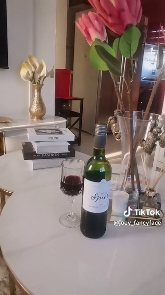 FBI Mom Fancy Face (@joey_fancyface)’s videos with original sound - FBI Mom Fancy Face