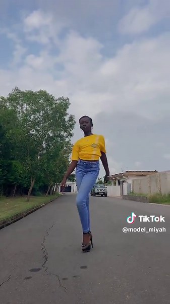 Modeling Tips for Walking in High Heels