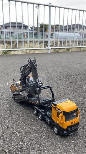 RC Excavator Driving Up on a Truck 😱🔥 #rcdriver #rcfun #rc #rcadventure #rcoffroad #rcrockcrawler | RC Excavator