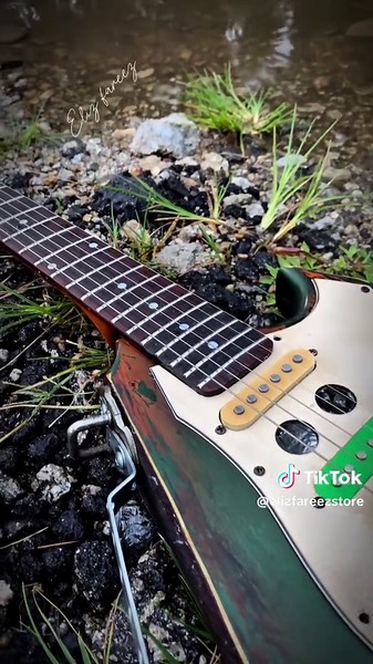 Guitar custom ( ELIZ268 PARI ) by Eliz modified SEA LEVELS #elizfareezstore #sealevels #custom #singlecoilguitar #modified